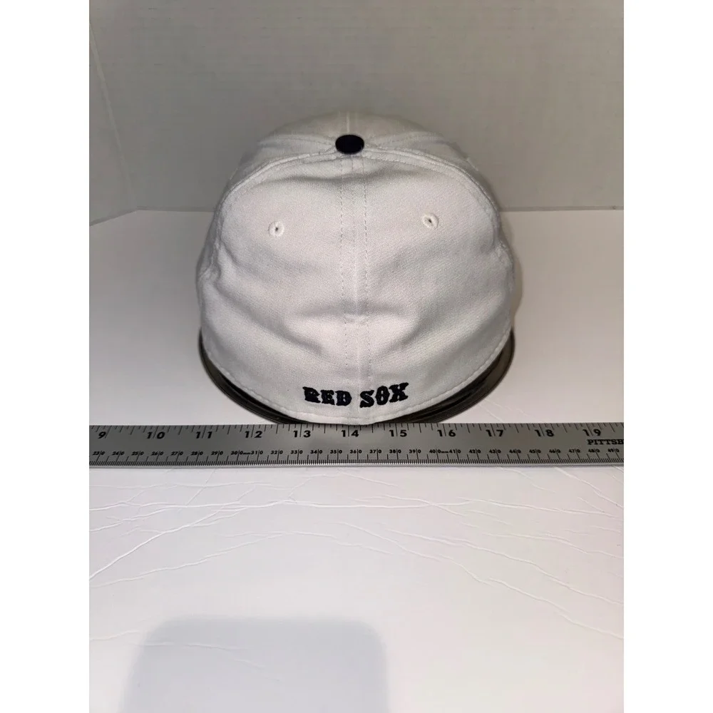 New Era 39THIRTY Boston Red Sox Hat Mens Medium Large White Navy Blue StretchFit
